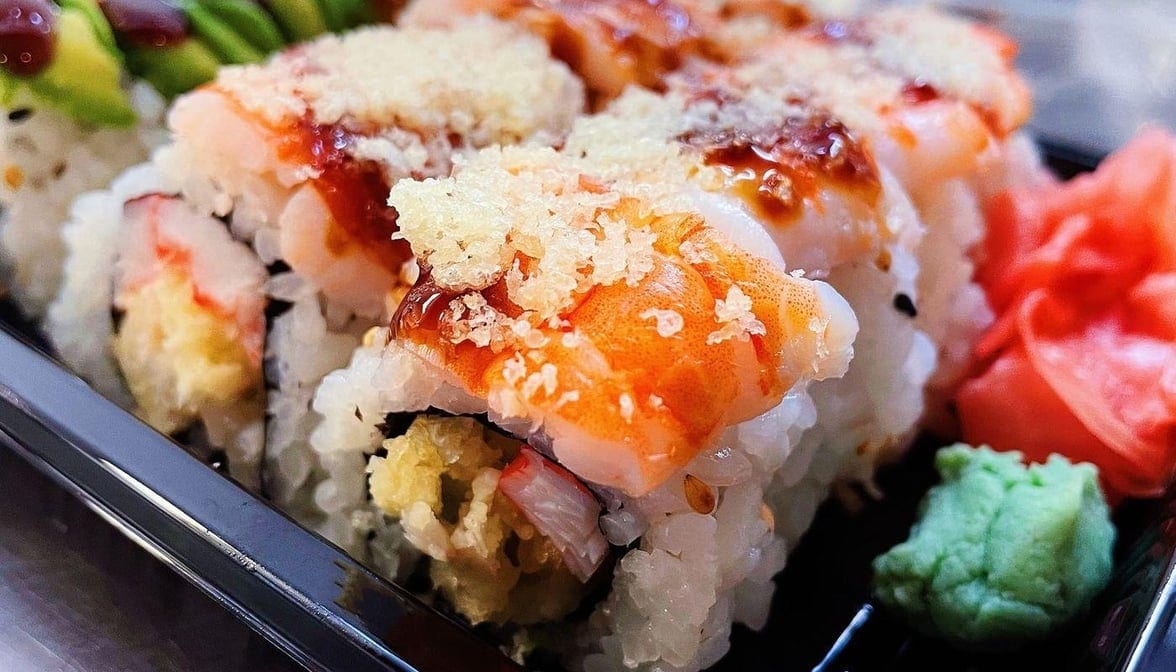 S48. Shrimp Crunch Roll.