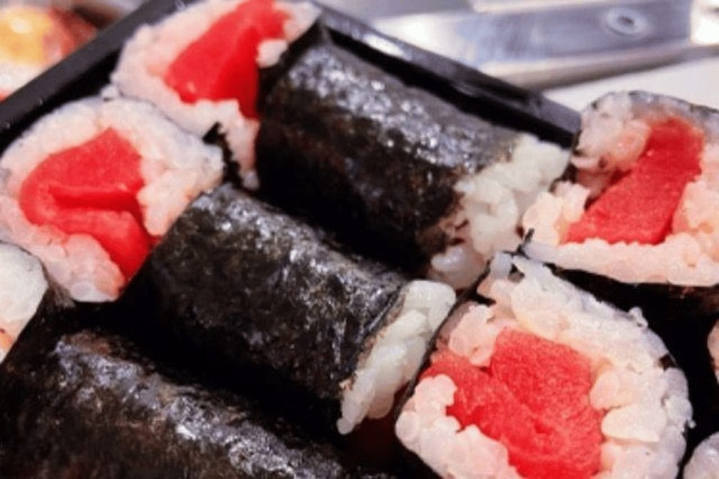 S20. Tuna Roll.