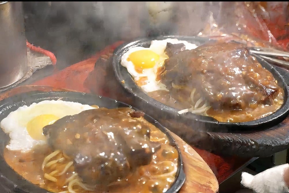 C19. Sizzling Black Pepper Steak Rib Eye Steak - 黑椒肋眼牛排.
