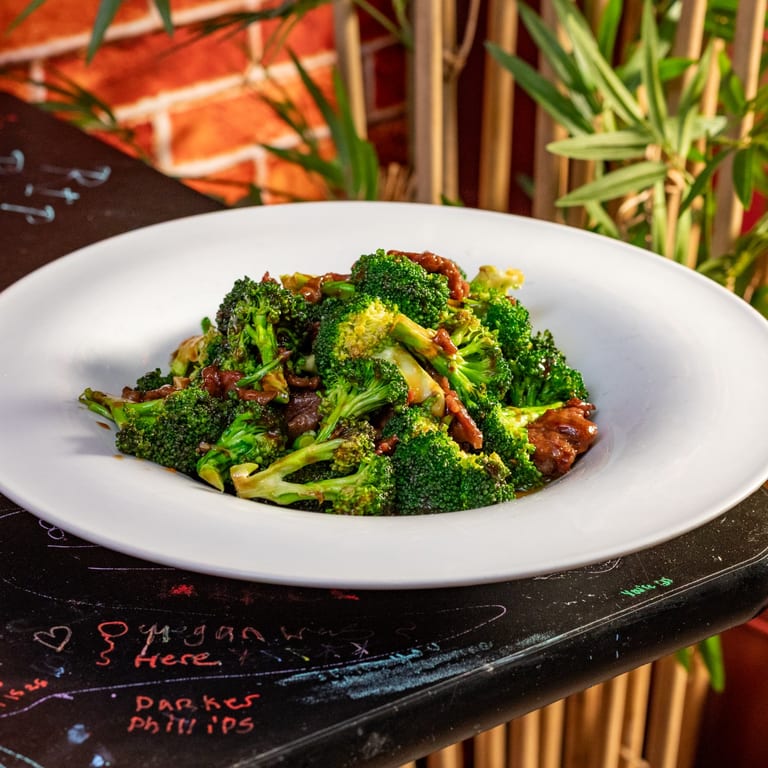 Experience Delicious Food and Outstanding Service