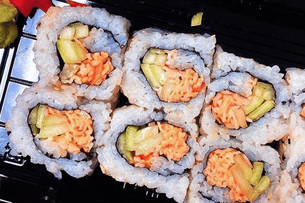 S33. Spicy Crab Cucumber Roll.